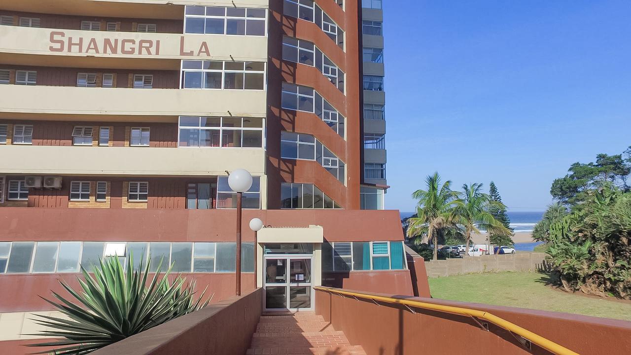 South Coast Beachfront Holiday Apartments 아만짐토티 외부 사진