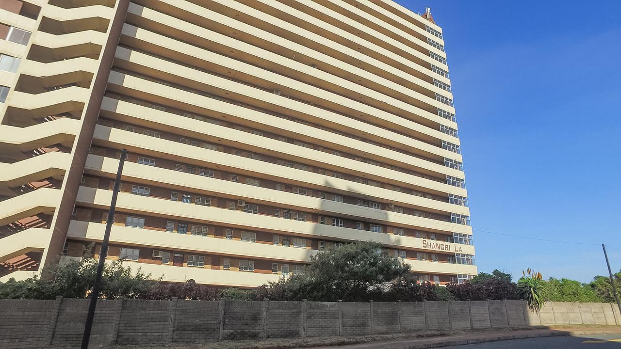 South Coast Beachfront Holiday Apartments 아만짐토티 외부 사진