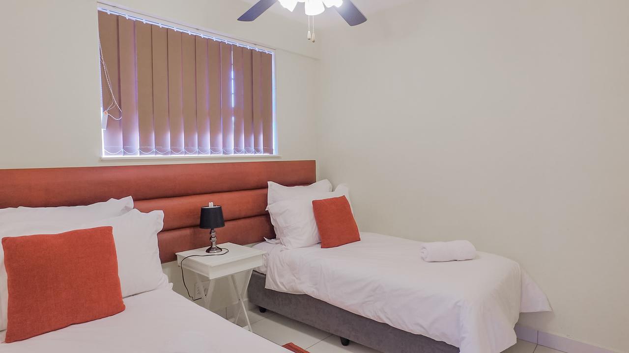 South Coast Beachfront Holiday Apartments 아만짐토티 외부 사진
