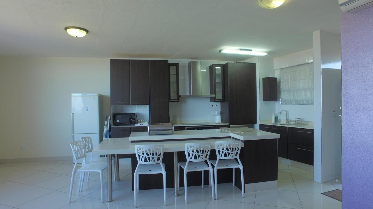 South Coast Beachfront Holiday Apartments 아만짐토티 외부 사진